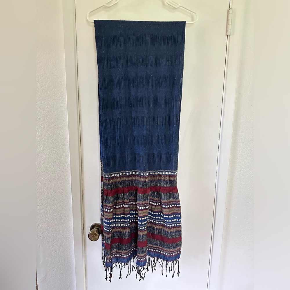 Forever 21 blue scarf with pattern